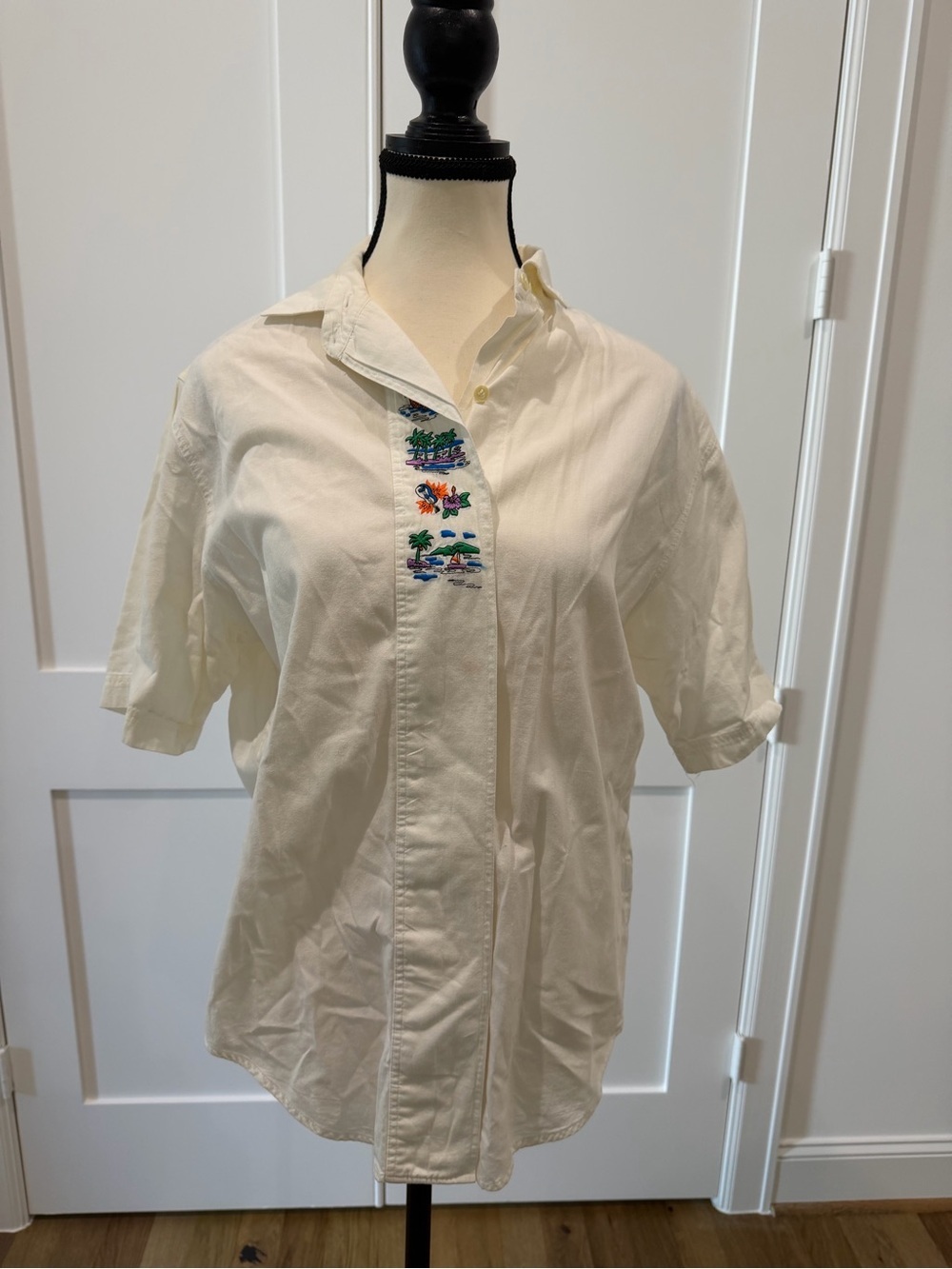 Vintage John Henry Editions Tropical Embroidered Button Up Shirt M White